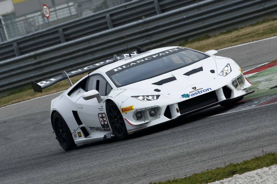  L&#39;auto  gi pronta a scendere in pista nella stagione 2015 nel campionato del Lamborghini Blancpain Super Trofeo in Europa, Asia e America. IPP